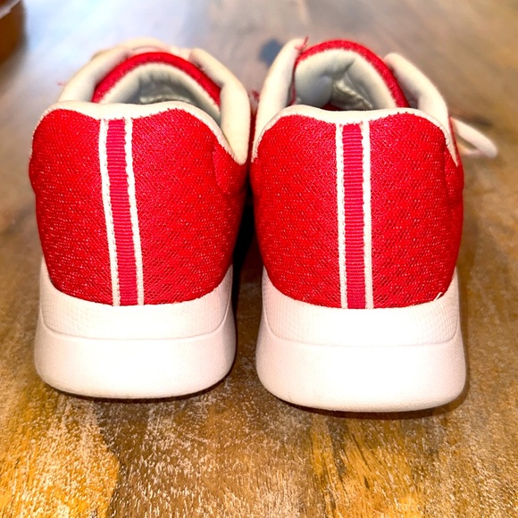 Athletic Works Mesh Memory Foam tennis shoes size 8 - Picture 4 of 6